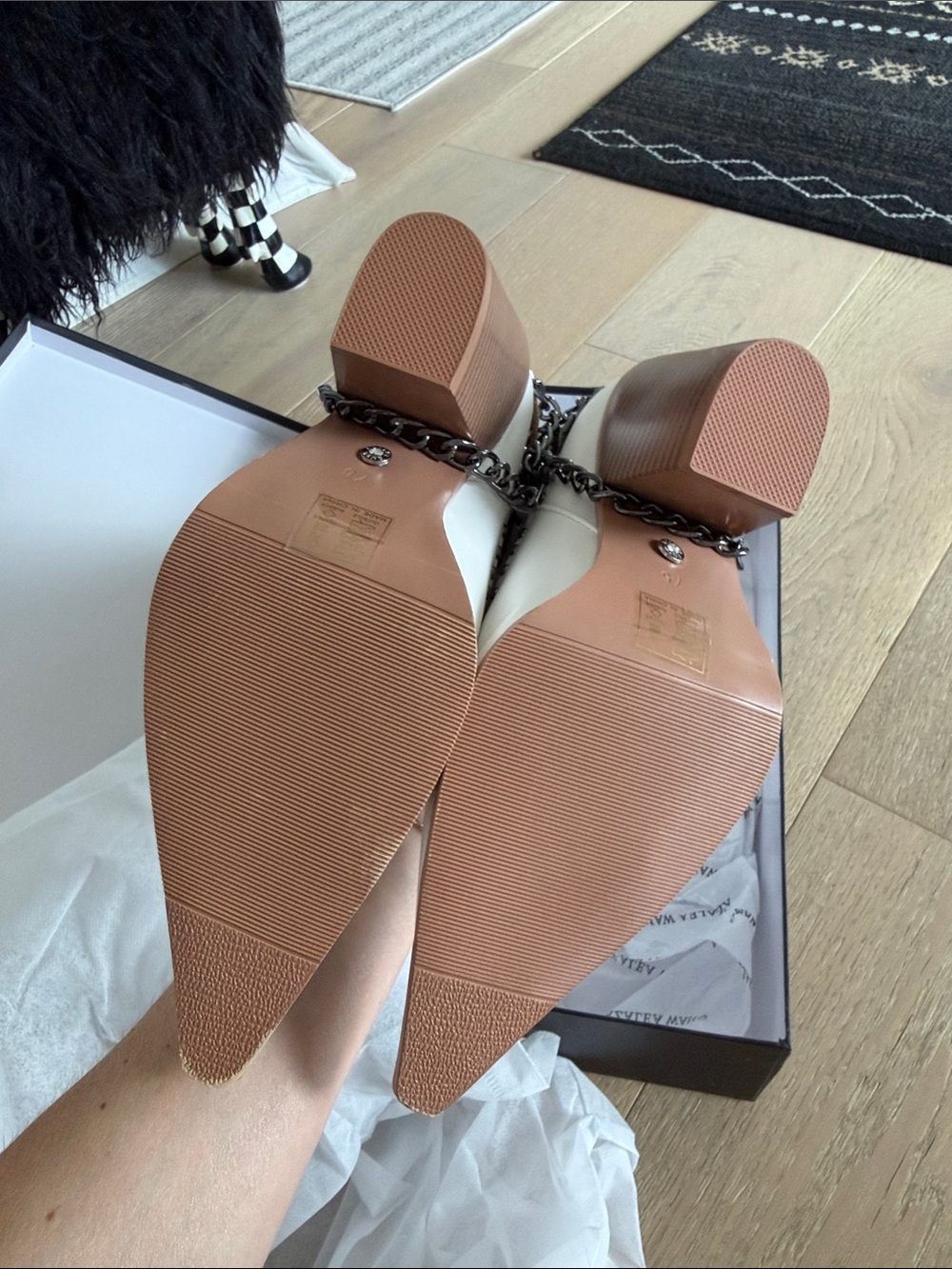 Azalea Wang OSBORN White Western Bootie Boots - Picture 5 of 16